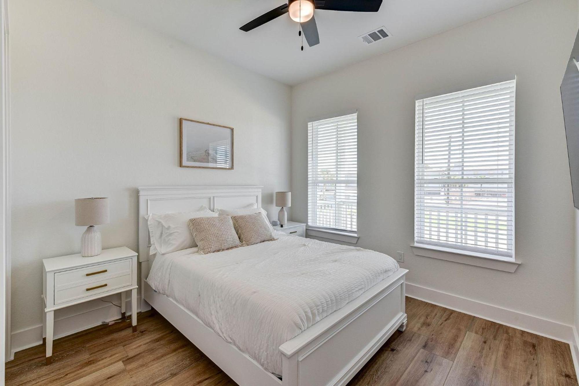 Salt & Stone Villas Galveston Bagian luar foto